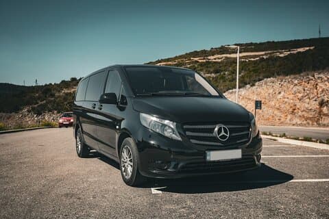 Privat transfer från Herceg Novi, Meljine eller Igalo till Tivat flygplats