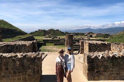 Tour de medio día a monte albán