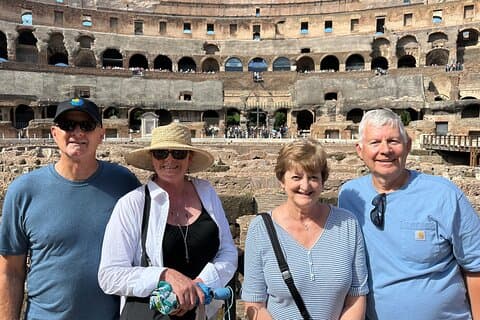 Exclusieve Colosseum ARENA en het oude Rome met archeoloog