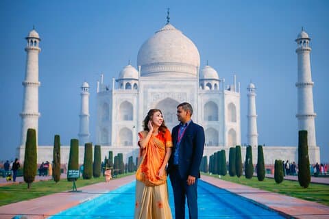 Taj Mahal & Agra Sameday Tour von Delhi mit dem Auto mit 5-Sterne-Mittagessen