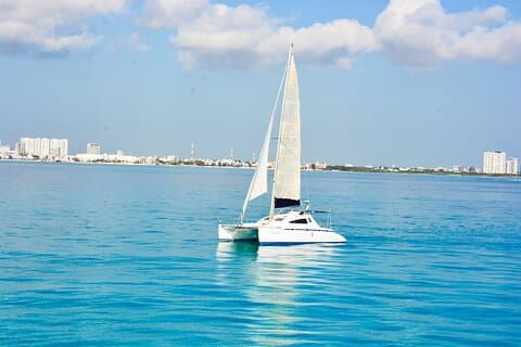 Isla Mujeres Catamaran de Cancun avec Open bar et déjeuner