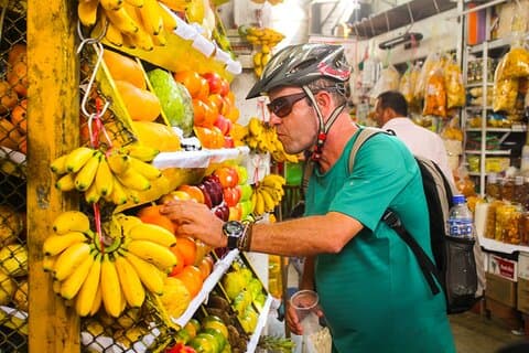 Half-Day Private Gastronomic Experience and Market Visit