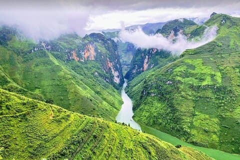 2 Days 1 Night Karst Plateau Geopark Tour from Ha Giang