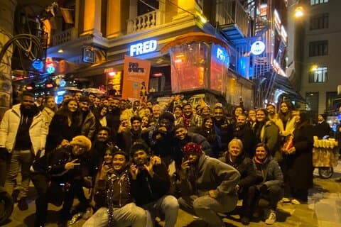 Pub Crawl Istambul: Original Istambul Pub Crawl com ônibus de festa