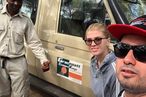 5 Tage Tansania Safari Park und Kilimandscharo Wanderung