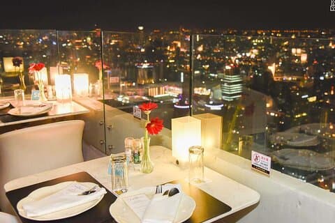 Bangkok Sky Dining : Buffet Baiyoke avec accès à la terrasse d'observation