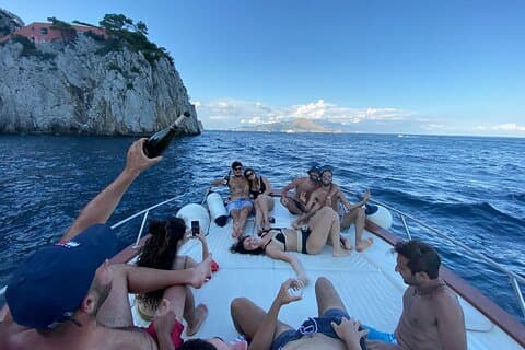 Sorrentokysten høydepunkter: 1 timers båttur med Limoncello