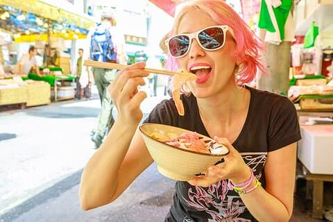 Essen Sie wie ein Einheimischer in Tokio zu Fuß mit lokalem Experten Guide