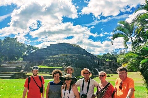 Hoteller i nærheden af El Salvador Mayan Ruins Tour + Lake Coatepeque Viewpoint