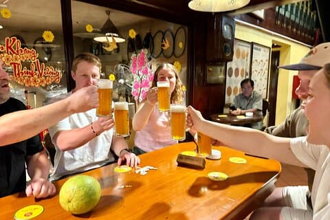 Ho Chi Minh City: Saigon Craft øl og lokal mad tur med scooter