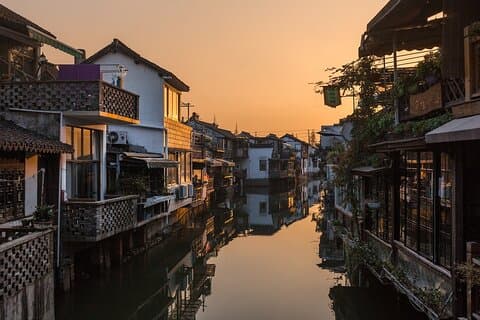 Tour privato di mezza giornata di Zhujiajiao WaterTown con giro in barca da SH