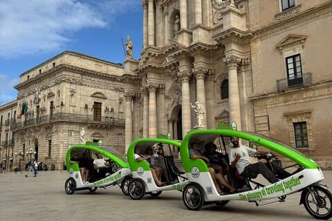 Velobike tour ecologico guidato com soste para visitar monumentos