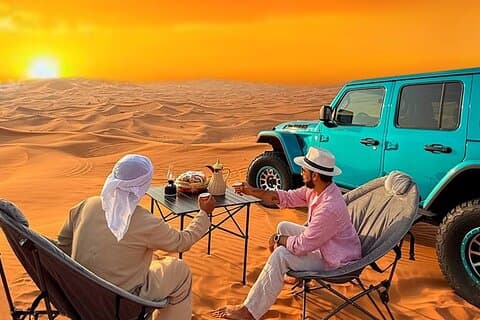 Safari en Jeep Privée Dubaï avec Setup Coucher de Soleil