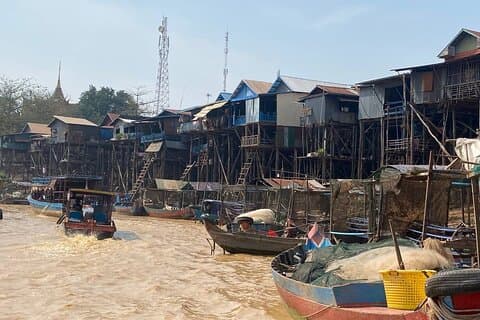 Tour de medio día por la aldea flotante de Kampong Phluk y el bosque inundado