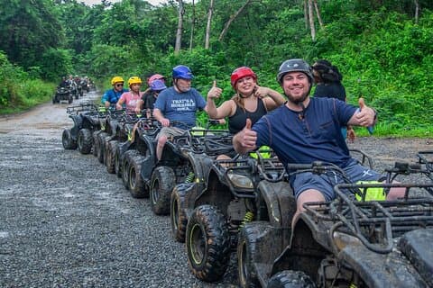 Roatan ATV City Tour and Wildlife Sanctuary Visita e Clube de Praia