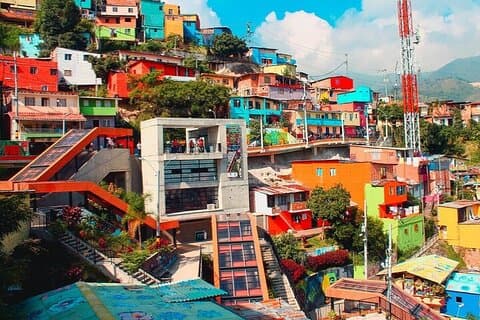 Visite de la ville de Medellin et de la Comuna 13 (visite partagée)