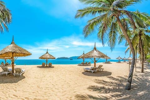 Soirée plongée avec tuba et bar flottant au récif de corail de Nha Trang