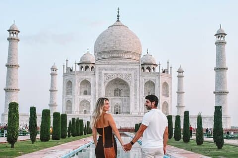 Private Luxury Car Tour in New Delhi