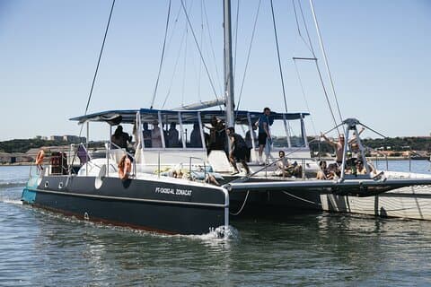 Boat Party in Lisbon with open bar, music and dives