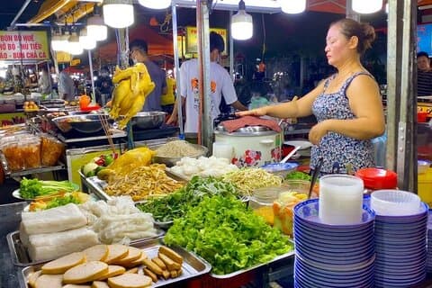Dégustation de plats de rue à Da Nang | Visite à pied d'une demi-journée