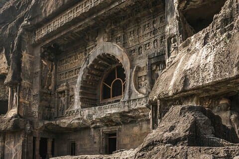 Ajanta & Ellora Höhlen (Eintagestour)