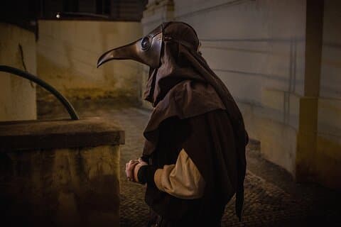 Privétour door de Pestdokter van Praag