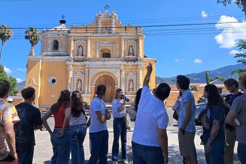 Voyage dans le temps à Antigua Guatemala et dans les villes coloniales