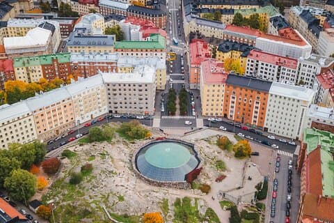 Tour privato alla scoperta di Helsinki con guida in Mercedes classe V