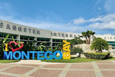 Montego Bay (MBJ) Airport Private Transfer to Ocho Rios Hotels