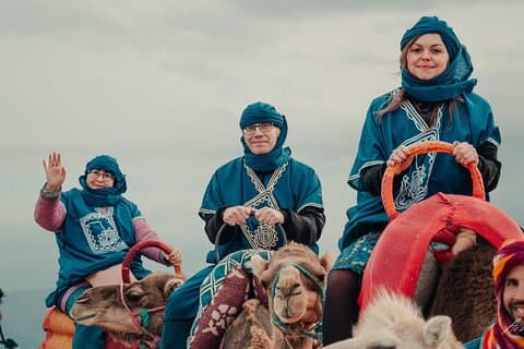 Agafay Desert Camel Ride med solnedgang og berber show