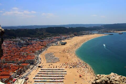 From Porto ↔ Lisbon with up to 4 stops : Aveiro, Nazaré, Óbidos
