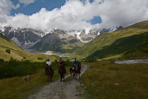 Avventura a cavallo di 6 giorni a Svaneti, Georgia