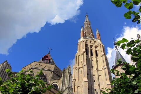 Private Bruges Walking Tour: Highlights & Michelangelo’s statue