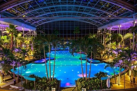 Una forma de traslado desde los hoteles de Bucarest a Therme Bucarest
