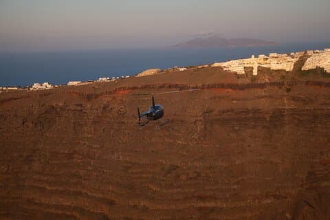 Santorini 20 minuters helikoptertur och vinprovning erfarenhet