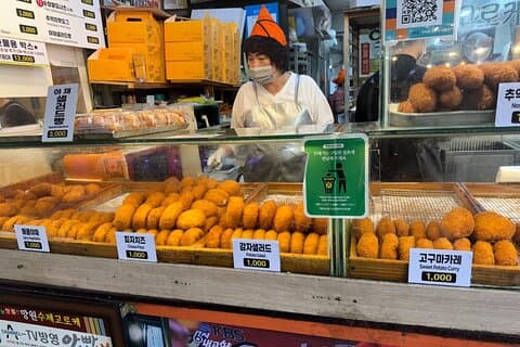 Seoul Street Food Tour at Mangwon Market with a Chef, Na Young