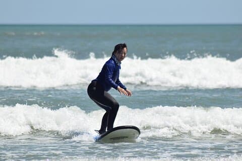Private Surfstunde Kuta Beach Bali Perfekt für Anfänger