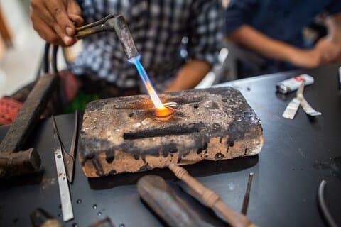 Authentische Silberschmuckwerkstatt in Ubud
