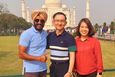 Tagesausflug nach Taj Mahal, Agra Fort und Baby Taj von Delhi mit dem Auto