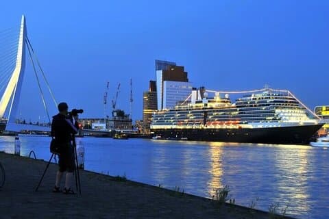 Transfer privato dal porto di Rotterdam all'aeroporto di Amsterdam