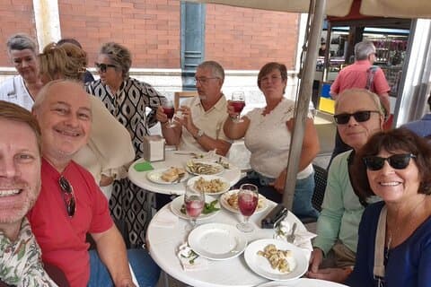 Málaga destaca excursión en tierra con tapas y bebidas