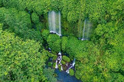 Lombok Day Trip Holly Water Temple and Benang Kelambu Waterfall