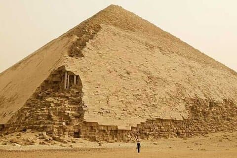 エジプトの古代驚異を探索する： Memphis, Sakkara & Dahshur!