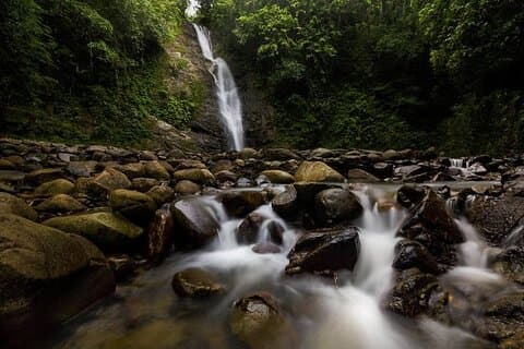 ''Aventure sur la Côte de Corail : Cascade de Biausevu et plage de Natadola !''