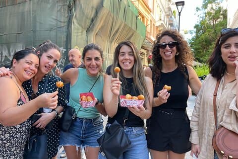 Digitaal begeleide straatvoedselreis in Athene
