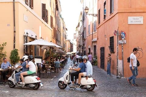 Vespa tur i Rom med middag