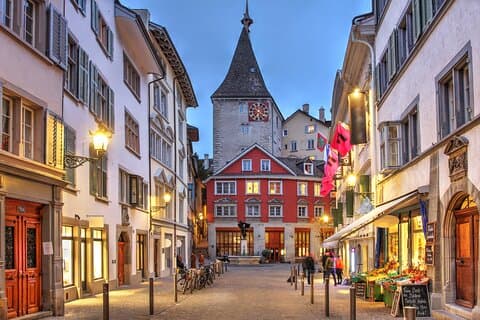Privat transfer fra Lugano til Zürich, 2h stopp i Lucerne
