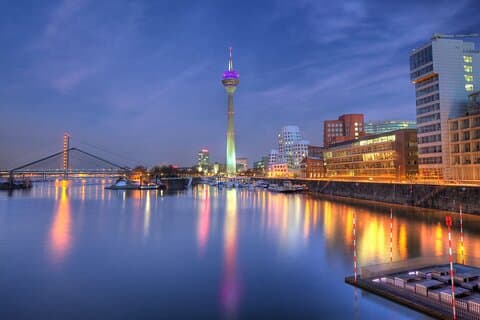 Privat Düsseldorf nach Amsterdam Transfer (beide Wege)