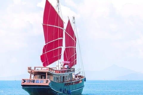 Romantischer Abend auf Koh Samuis Sunset Dinner Cruise