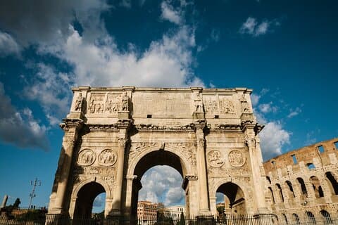 Fra Civitavecchia: Heldagstur til Forum Romanum og Colosseum